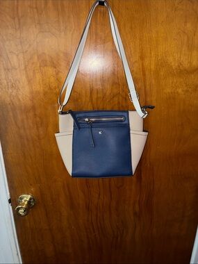 Liz Claiborne Navy and Cream Crossbody Shoulder Bag